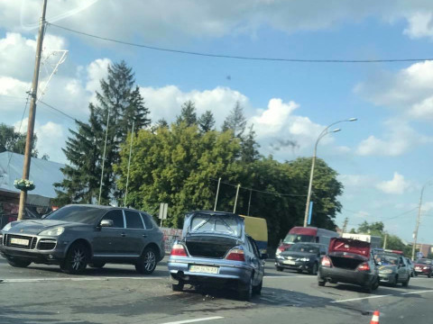 Масштабна ДТП: у Броварах зіткнулися чотири автомобілі