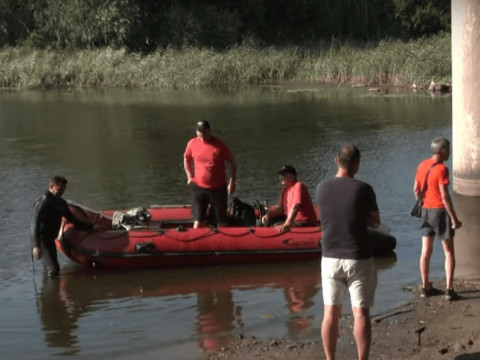 У Білій Церкві рятувальники витягнули з річки тіло зниклого хлопця (ВІДЕО)