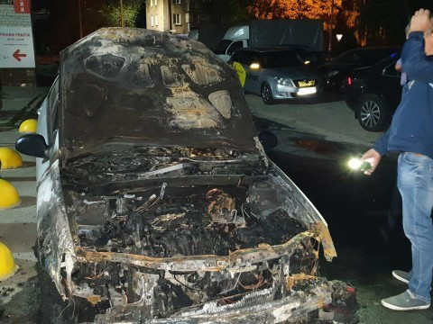 З’явилося відео підпалу автомобіля "Схем" у Броварах (ВІДЕО)