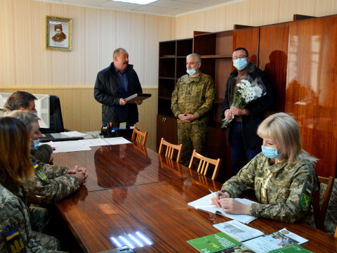 З нагоди Дня Збройних сил України очільник Миронівки привітав працівників райвійськкомату (ФОТО)