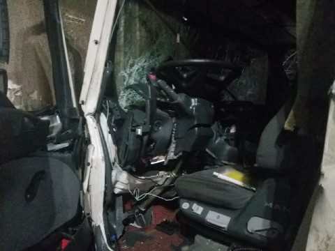 На Бориспільській трасі сталася масштабна ДТП за участю двох вантажівок та легковика (ФОТО, ВІДЕО)