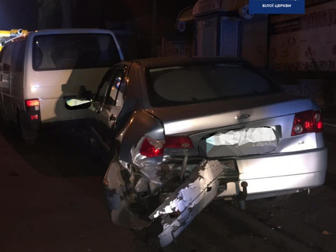 У Білій Церкві ВАЗ скоїв подвійну ДТП та втік з місця події (ФОТО)