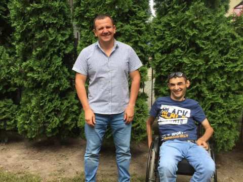 23-річний хлопець-інвалід з Київщини мріє про власний автомобіль (ФОТО)