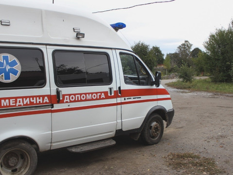 Кинули помирати: як на Київщині лікарі "швидкої" не схотіли рятувати хворого з інсультом