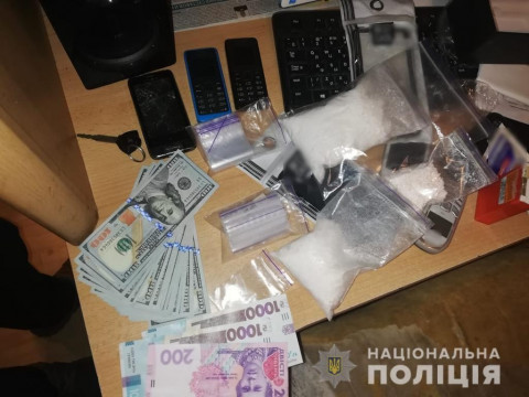 Поліція затримала "на гарячому" броварського наркодилера (ФОТО)