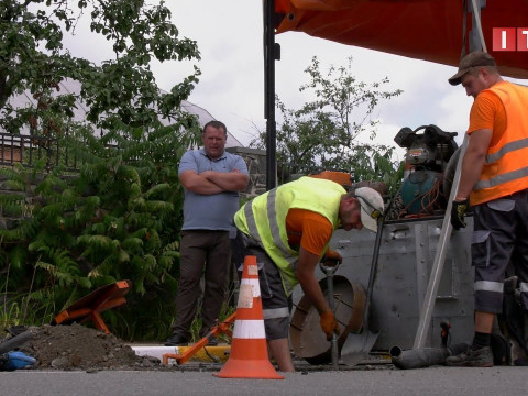 В Ірпені почали встановлювати каналізаційні люки європейського зразка (ВІДЕО)