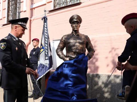 Поліцейські Київщини відкрили пам’ятник на честь діючих правоохоронців (ВІДЕО)