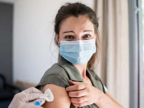 Понад 12 тисяч жінок на Київщині вакцинувалися від коронавірусу