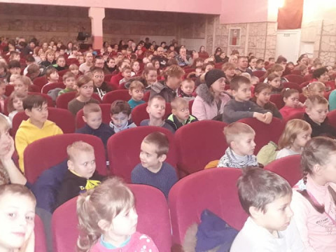 У Ставищі організували виставу для переможців дитячого конкурсу "Ранкова зірка" (ФОТО)