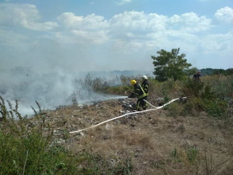 Масштабна пожежа: в Обухівському районі загорілося сміттєзвалище 