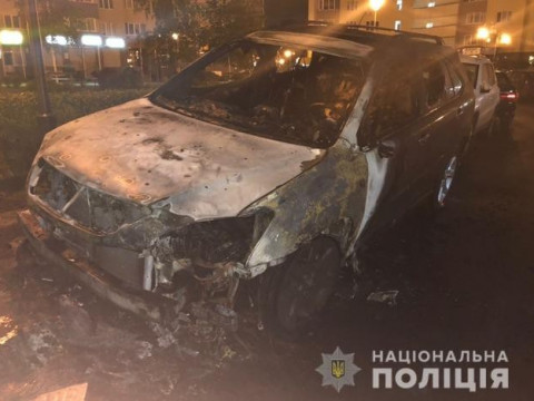 Поліція знайшла зловмисників, які у Броварах підпалили авто підприємця (ФОТО, ВІДЕО)