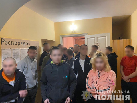 У псевдореабілітаційному центрі на Київщині утримували людей та катували