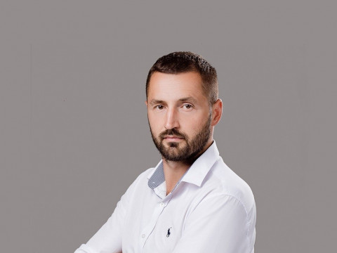 Керівник виборчого штабу "Слуги народу" на Броварщині відібрав у громади спортивний майданчик