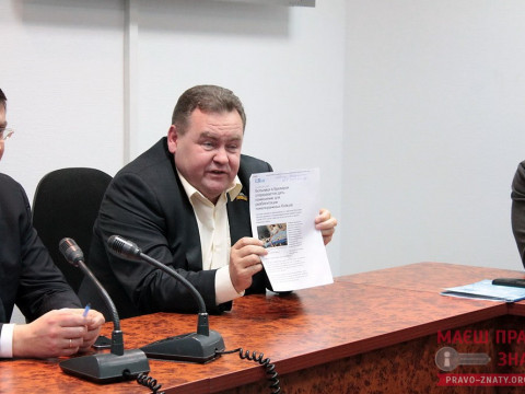 Головного лікаря Броварської лікарні намагаються отруїти
