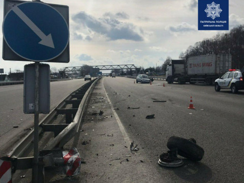 Ускладнено рух: на трасі Київ-Одеса сталася ДТП з постраждалим (ФОТО)