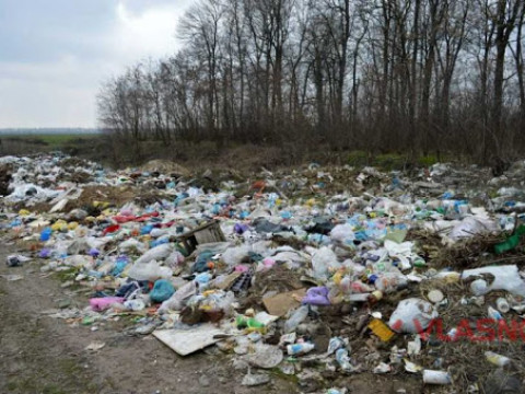 У Тетіїв знову везли львівське сміття (ФОТО)