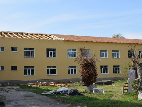 На Макарівщині триває ремонт школи (ФОТО)