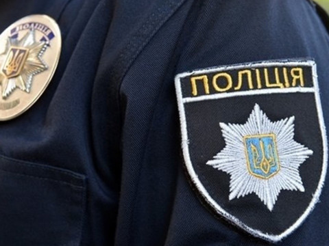 На Бориспільщині правоохоронці врятували чоловіка, який болгаркою травмував собі руку