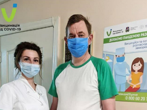 Першим в Україні вакцину Pfizer отримав Бородянський інтернат
