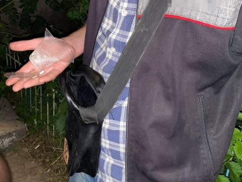 Всього за пів доби патрульні Київщини знайшли наркотики у трьох громадян