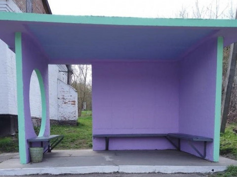 У Ржищівській громаді мешканці самотужки відремонтували зупинку (ФОТО)