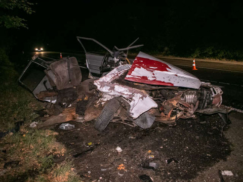 Ford, Mercedes та Москвич: розірване навпіл авто та двоє загиблих поблизу Обухова (ВІДЕО)