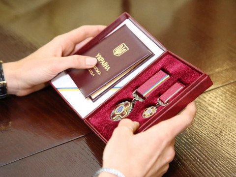 Президент нагородив орденом відомого волонтера Ігоря Оваденка з Обухова