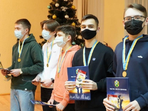 Стали відомі імена юнаків, які перемогли на змаганнях із кіберспорту на Київщині