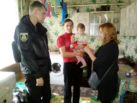На Переяславщині інспектори ювенальної превенції відвідали сім’ї, які потребують допомоги
