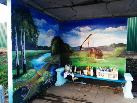 На Фастівщині місцева художниця розмальовує зупинки (ФОТО)