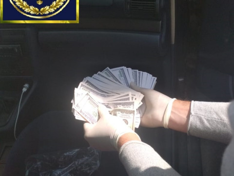 У Білоцерківському районі спіймали землевпорядника на хабарі в розмірі 10 000 доларів (ФОТО)