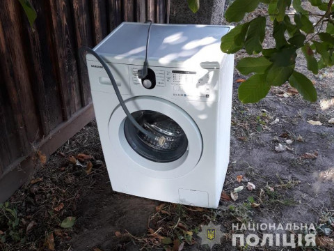 У Броварах двоє зловмисників намагалися вкрасти пральну машину (ФОТО)