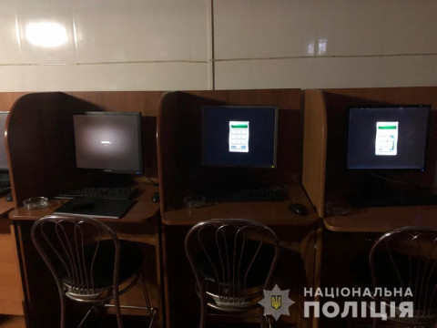 У Васильківському районі в місцевому кафе "процвітав" гральний бізнес (ФОТО)
