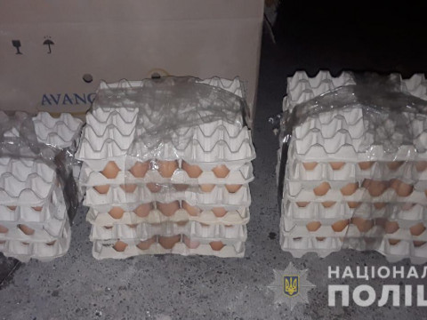 На Баришівщині двоє чоловіків пограбували птахофабрику