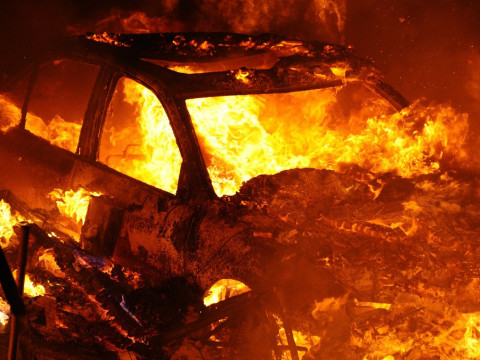 На Вишгородщині спалахнуло авто біля АЗС (ВІДЕО)