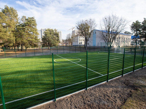 В ірпінській школі облаштували сучасне футбольне поле (ФОТО)