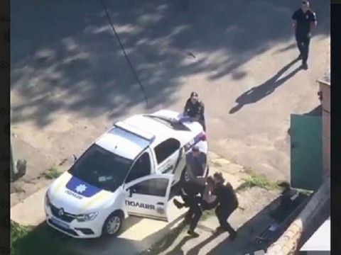 Білоцерківських поліцейських звільнили за бійку посеред вулиці