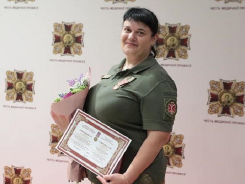 Фельдшерку 72-ї ОМБр нагородили медаллю Святого Пантелеймона
