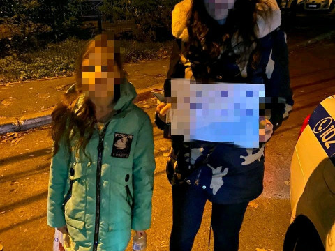 Ірпінські правоохоронці повернули додому мати та дитину, що заблукали у лісі