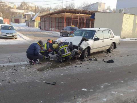У Василькові під час ДТП постраждав водій Chevrolet Aveo