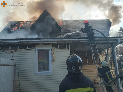 З’явилися подробиці жахливої пожежі в Бучі: згоріли п’ять будинків