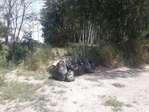 Активісти Макарівської громади ліквідували стихійне сміттєзвалище