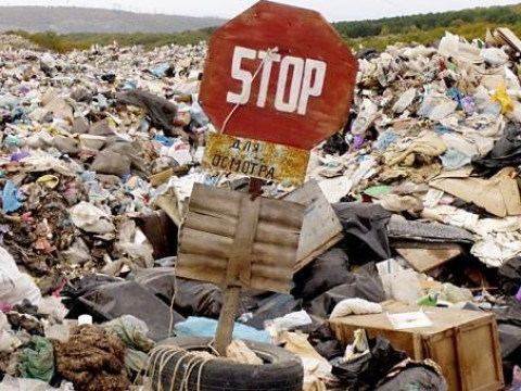 Небайдужі боярчани борються проти сміттєзвалища у місті (ФОТО)