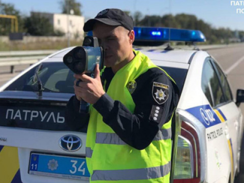 На 5 крупних трасах Київщини з 16 жовтня автомобілістів починають штрафувати за перевищення швидкості