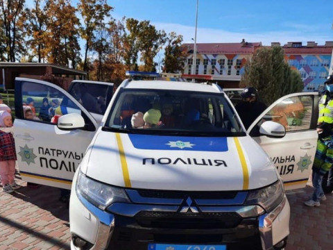 Чайківські патрульні розповіли дошкільнятам про правила дорожнього руху (ФОТО)