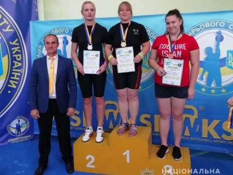 Поліцейська з Київщини стала чемпіонкою України з гирьового спорту (ФОТО)