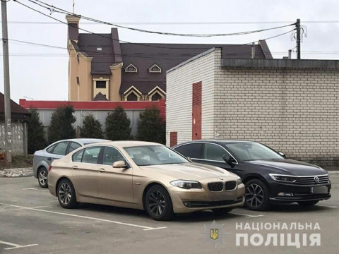 Грабіжники елітного маєтку у Ворзелі втекли на автівці господарів (ФОТО)