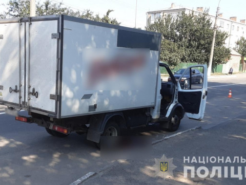 У Богуславі під колесами вантажівки загинув чоловік