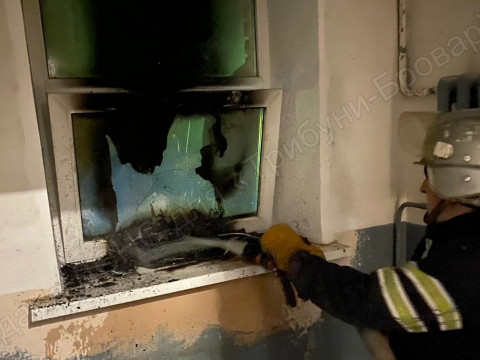 У Броварах невідомі підпалили вікно у житловому будинку