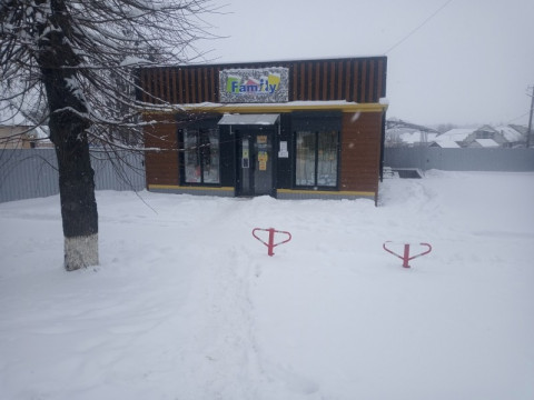 В Яготині підприємці забули почистити від снігу прилеглі території